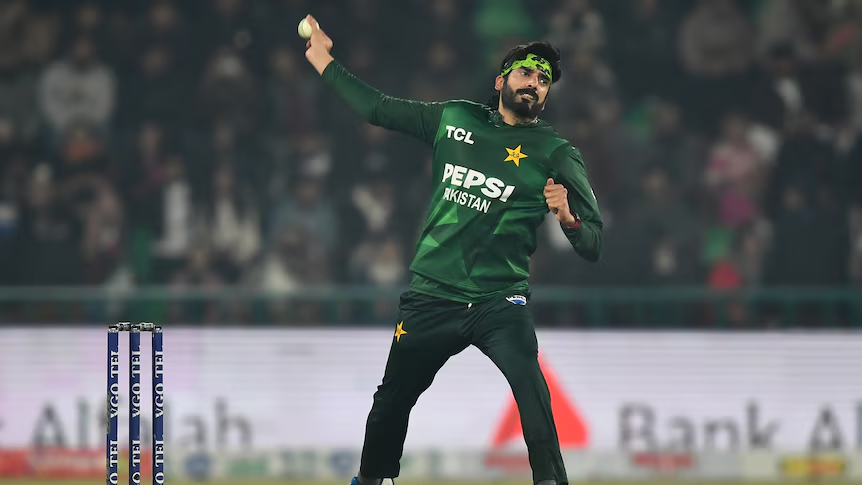 Usman Tariq chucking bowling action