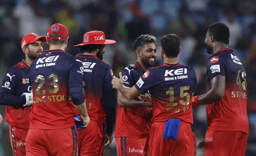 who will replace Nuwan Thushara at RCB in IPL 2026
